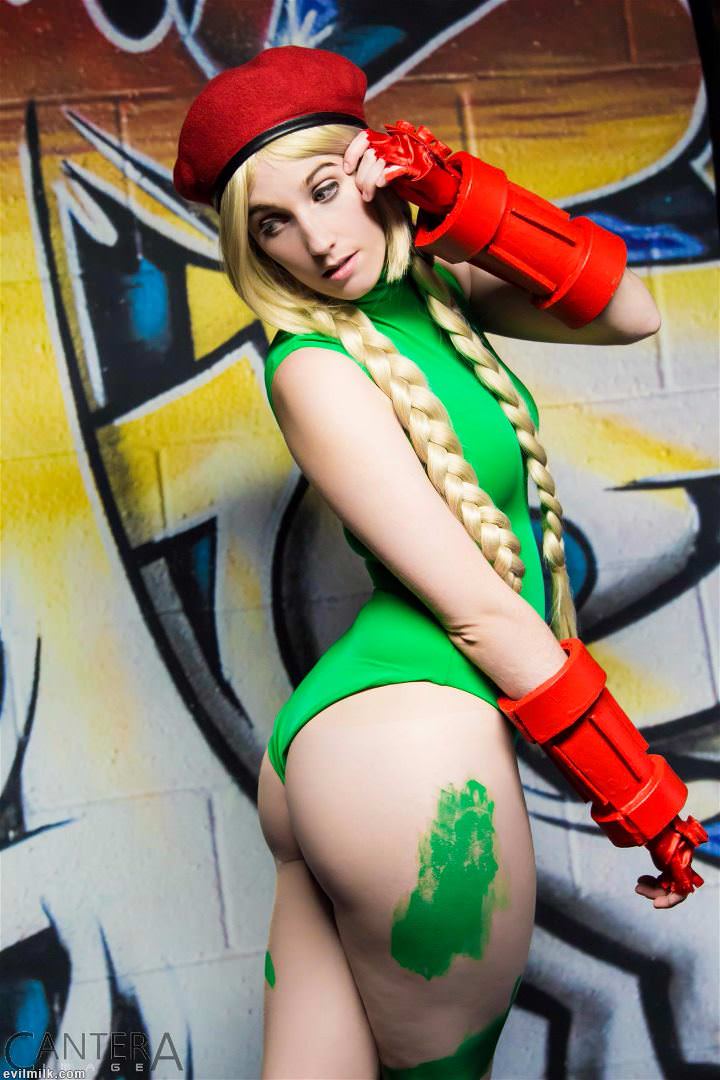 Micro Kitty as Cammy.