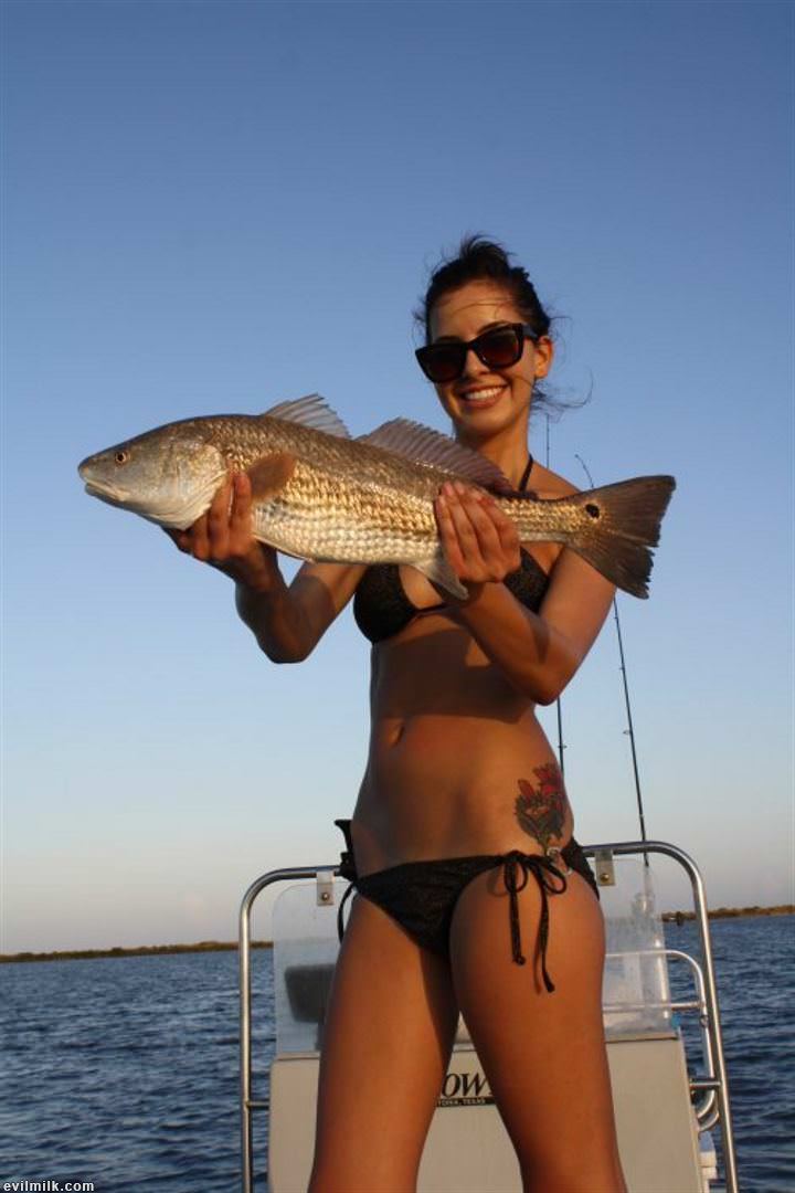 Летняя рыбалка девушки. Красивые девочки на рыбалке. Красивые девушки на рыбалке. Девушки на рыбалке. Девушки на рыбалке.