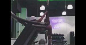 How bad is this chick... She doing ballet on a mov